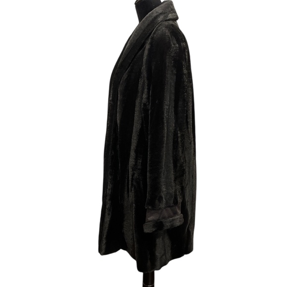 Elegant Black Teddy Jacket - Picture 3 of 9